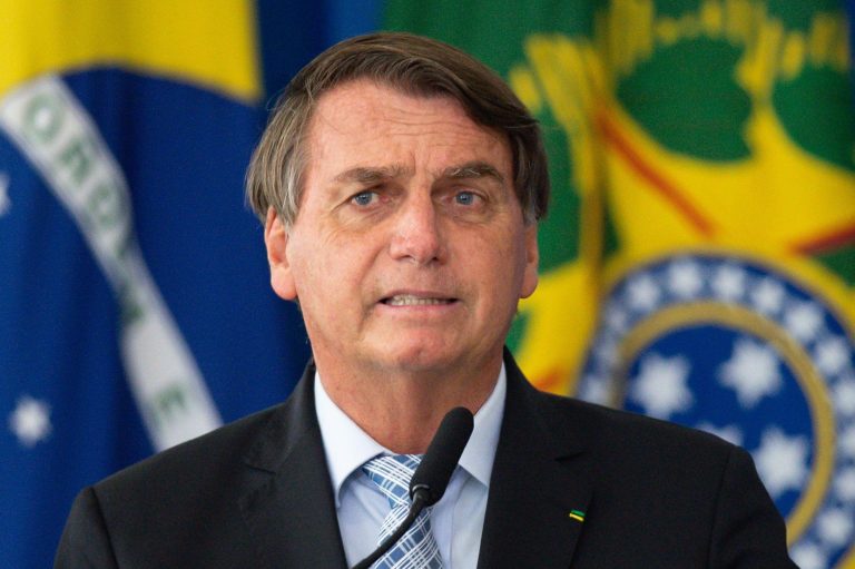 Bolsonaro's popularity falls to its lowest level